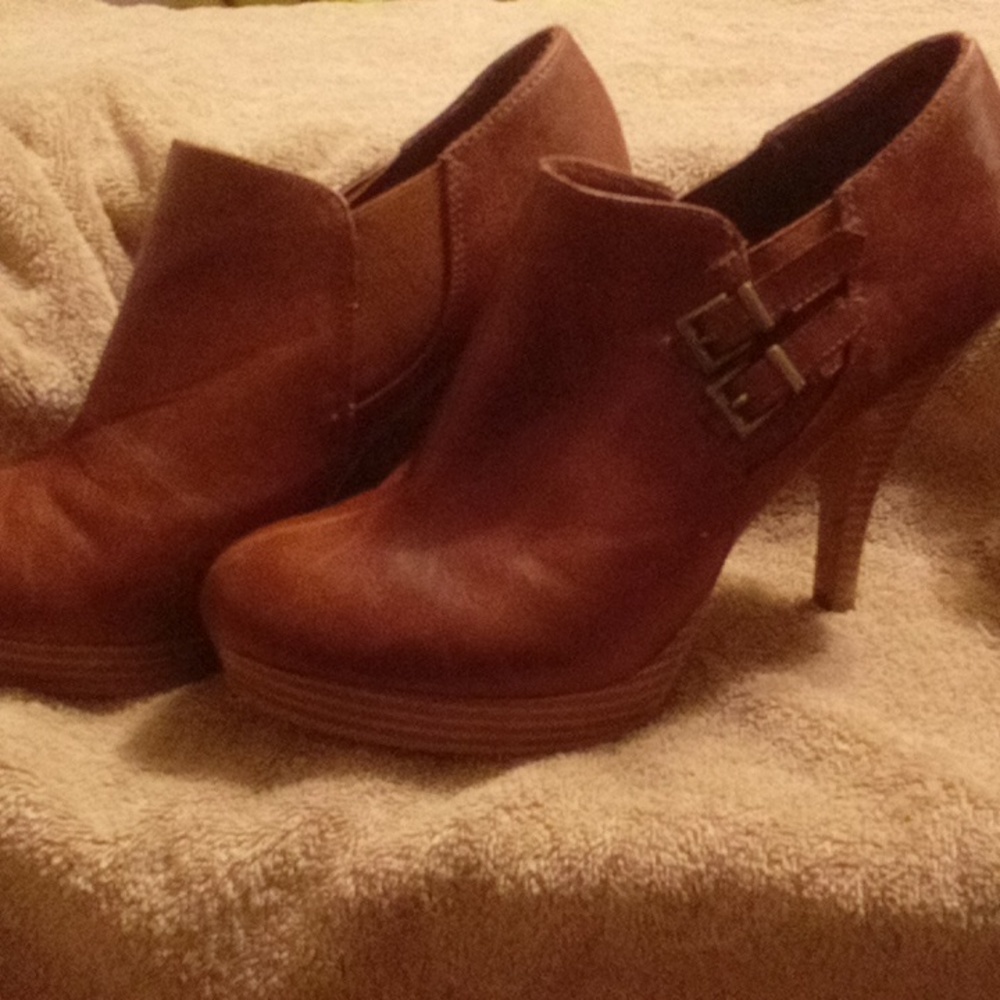 High heel shoes